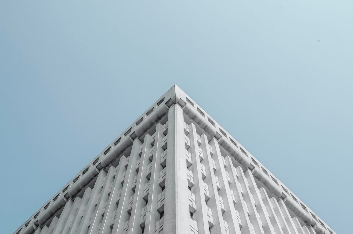 咪咕体育-官方:拉亚战布莱顿的指尖神扑当选英超12月最佳扑救